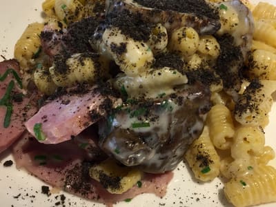 Creamy pasta with mushrooms and ham