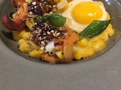Creamy Corn with Chanterelles and Egg